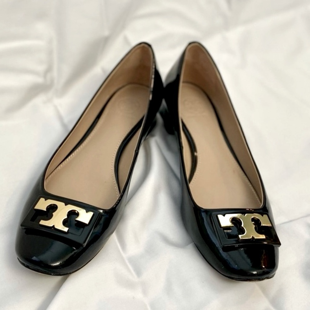 Tory Burch Black Leather Flats with Gold Elegant Metal Hardware